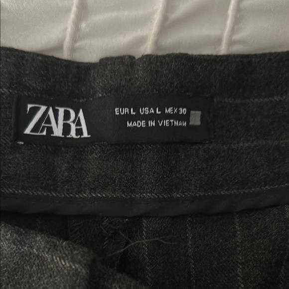 Zara Gray High-Waisted Dress Pants with Pleats - Picture 2 of 4
